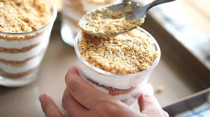 最後一層要放蛋捲